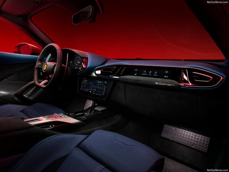 <p>İtalyan süper spor otomobil devi Ferrari, yeni süper otomobili 12Cilindri'yi tanıttı.</p>
