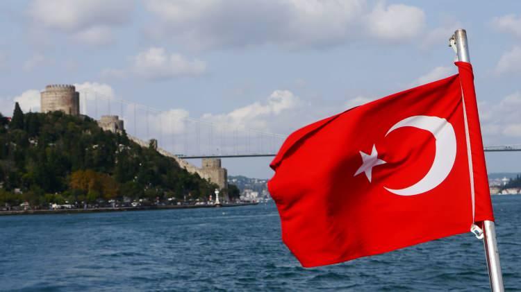 <p><span style="color:#FF0000"><strong>TÜRKİYE: 220</strong></span></p>