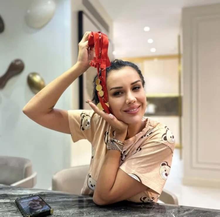 <p><strong>TUTUKLULUK HALİNE DEVAM</strong></p>

<p>&nbsp;</p>
