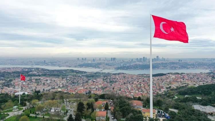 <p><span style="color:#B22222"><strong>TÜRKİYE  NE KADAR ALTIN ÜRETTİ?</strong></span></p>

<p> </p>

<p>Türkiye'nin 2023 yılında 38 ton altın üretimi gerçekleştirdiği belirtildi.</p>
