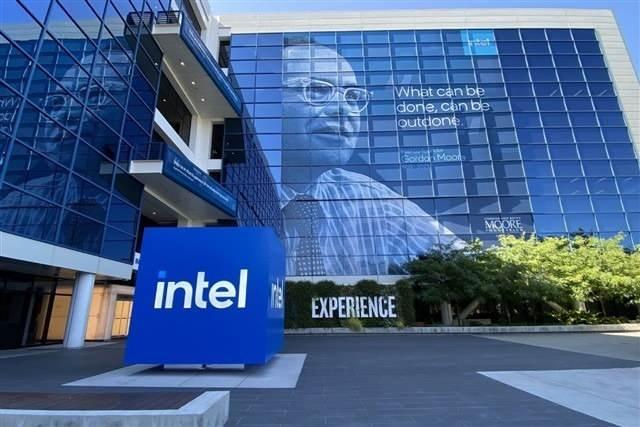 <p><strong><span style="color:#B22222">INTEL</span> | 62 ÇALIŞAN</strong></p>
<p> </p>
<p>ABD'li çip şirketi Intel'in de California'daki genel merkezinde 62 kişiyi işten çıkaracağı aktarıldı.</p>