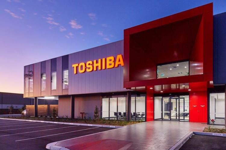 <p><strong><span style="color:#B22222">TOSHİBA</span> | 5 BİN ÇALIŞAN</strong></p>
<p> </p>
<p>Japonya merkezli elektronik üreticisi Toshiba'nın, ülke içi çalışan sayısının yüzde 7'sine denk gelen 5 bin personelini işten çıkaracağı aktarıldı.</p>