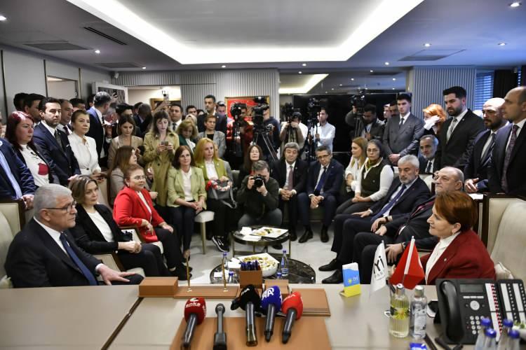 <p>Müsavat Dervişoğlu, İyi Parti’nin kurultayında üçüncü turda en çok oyu alarak yeni genel başkan seçilmişti. Kurultayda yeniden aday olmayan Meral Akşener ise siyasi arenaya veda etmiş oldu. </p>
<p> </p>