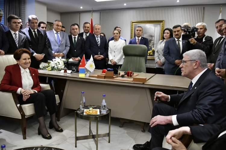 <p><span style="color:#FF0000">SİYASETE VEDA ETTİ</span></p>
