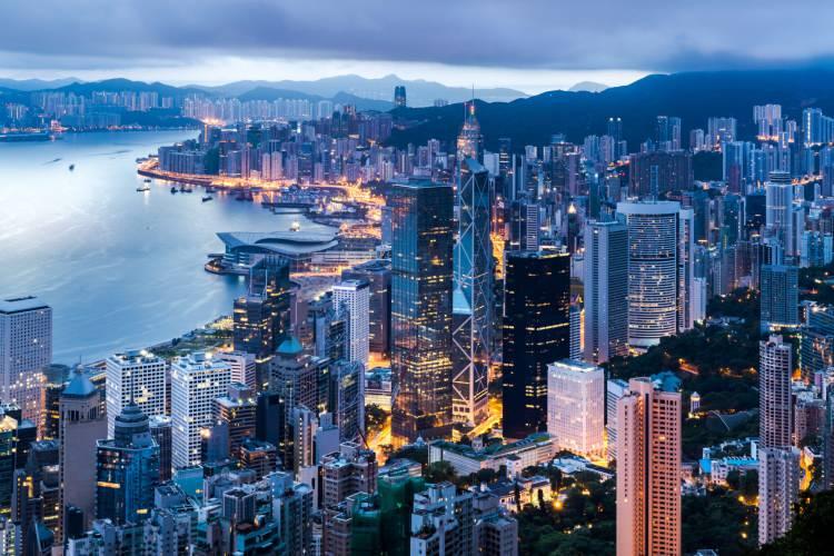 <p>3. HONG KONG</p>
<p>Toplam milyarder sayısı: 74 | Toplam net değer: 326 milyar dolar | En zengin sakin: Li Ka-shing (37,3 milyar dolar)</p>