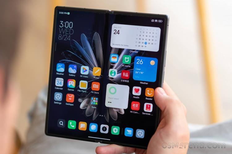 <p><strong>XIAOMI MIX FOLD 2</strong></p>

<p> </p>

<p><strong>XIAOMI MIX FOLD 3</strong></p>
