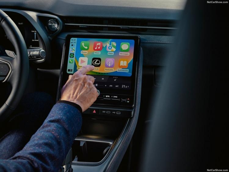 <p>LBX modelinde yer alan yeni iki kutuplu nikel-metal hidrit batarya, hızlanmalar sırasında daha fazla elektrik motoru gücünün elde edilmesini sağlarken tam elektrikli sürüş kapasitesini de artırıyor.</p>