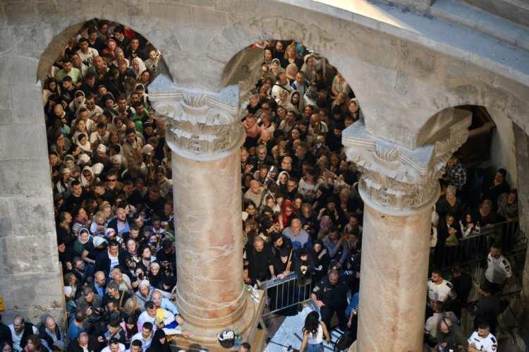 <div>Hristiyanlarca "Paskalya Arifesi" ve "Diriliş Bayramı" olarak da bilinen ve Hz. İsa'nın çarmıha gerildikten sonra yeniden dirilişini ifade eden Paskalya Bayramı öncesindeki "Kutsal Cumartesi" bayramı, Gazze'ye yönelik süren vahşi savaşın gölgesinde kutlanıyor.</div>

<div> </div>
