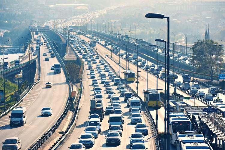 <p>- D-100 Kuzeyden Mecidiyek&ouml;y&rsquo;e giden akım kapatılarak Hali&ccedil; Kuzey istikametine y&ouml;nlendirilecek)</p>

<p>- Kuzey &Ccedil;ağlayan Yanyol&rsquo;dan Kasımpaşa Taksim istikametine giden akım kapatılarak akım Hali&ccedil; istikametine y&ouml;nlendirilecek)</p>

<p>- Kuzey Okmeydanı Yanyoldan Taksim istikametine giden akım kapatılarak Hali&ccedil; istikametine y&ouml;nlendirilecek)</p>
