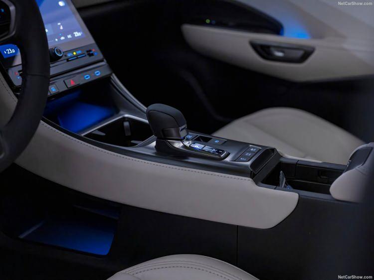 <p> LBX ile her yolculuğun sıra dışı olmasını amaçlayan marka, Lexus Sürüş İmzası’nın tüm unsurlarını sunuyor.</p>