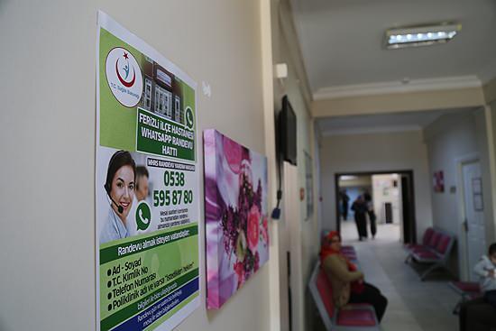 <p>Boş kalan her randevuda, sistemden randevu alamayan ancak talep bırakmış hastalara ulaşılacak ve öncelik talepte bulunan hastalara verilecek.</p>