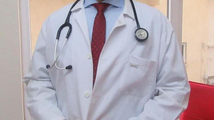 <p>Randevusunu onayladığı halde gitmeyen kişilerin, aynı branş için 15 gün boyunca yeni randevu alması kısıtlanacak. Fakat bu kişiler Bakanlığa bağlı sağlık kuruluşlarından randevusuz hizmet alabilecek.</p>
<p> </p>