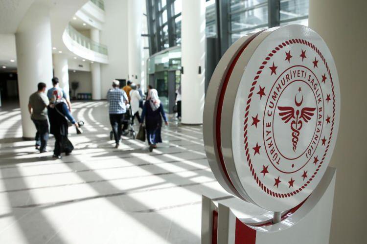 <p>Randevuları, onaylanmadığı için otomatik iptal edilen kişiler, tekrar randevu alabilecek. Herhangi bir kısıtlama uygulanmayacak. Saat 20.00 itibarıyla otomatik olarak iptal edilerek boşalan randevular, öncelikli olarak talepte bulunan kişilere verilecek.</p>
<p> </p>
