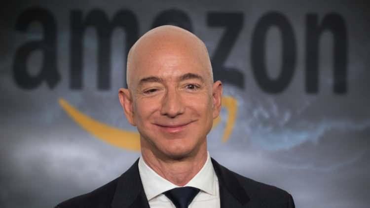 <p><span style="color:#B22222"><strong>JEFF BEZOS EŞİYLE BOŞANDIKTAN SONRA YAT SATIN ALDI</strong></span></p>
