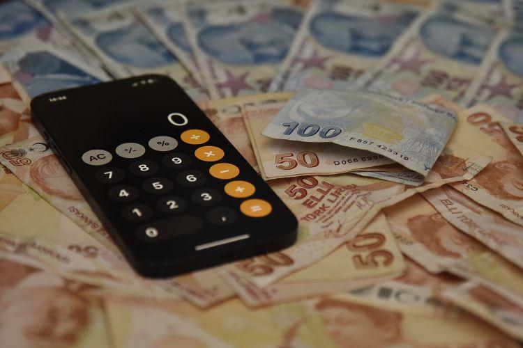 <p>En Para’nın yeni müşterilere yönelik kampanyasında ise sıfır faizli 15 bin TL kredi kullanılabiliyor. </p>
<p> </p>