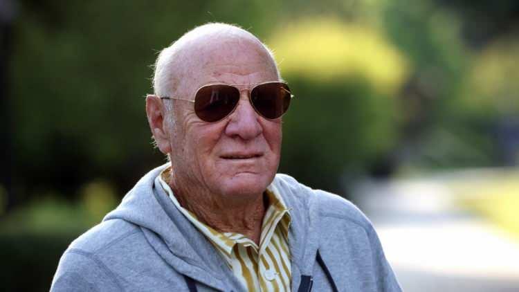 <p><strong><span style="color:#B22222">BARRY DILLER</span>  |  EOS</strong></p>

<p> </p>

<p><strong>(IAC ve Expedia Group'un başkan)</strong></p>
