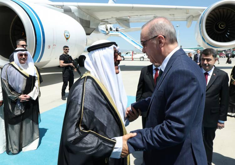 <p>16 Aralık 2023 tarihinde göreve başlayan Şeyh Meşal el-Ahmed el-Cabir es-Sabah, Arap dünyası dışındaki ilk yurt dışı resmi ziyaretini Türkiye'ye gerçekleştiriyor.</p>

<p> </p>
