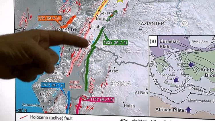 <p>Türkiye'nin bir deprem bölgesi olduğunu hatırlatan Dr. Uğur, <em><strong>"Bölgemizde de aktif faylar mevcut. Doğu Anadolu fayı dediğimiz, Türkiye’nin en önemli iki fay hattından bir tanesi. Bunun dışında Güney Doğu Anadolu bindirme fayı dediğimiz bir fay hattı var.</strong></em></p>
