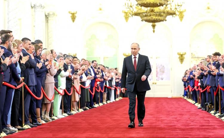 <div>Putin'in yemin törenine, Türkiye'yi temsilen Moskova Büyükelçisi Tanju Bilgiç katıldı.</div>

<div> </div>
