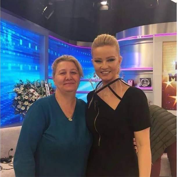 <p><span style="color:#000000"><strong>Müge Anlı ve annesi</strong></span></p>