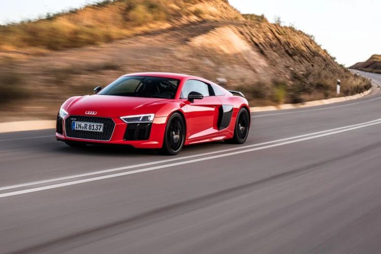 <p><strong><span style="color:#B22222">AUDI R8 V10 PLUS</span> | 2.6 SANİYEDE</strong></p>