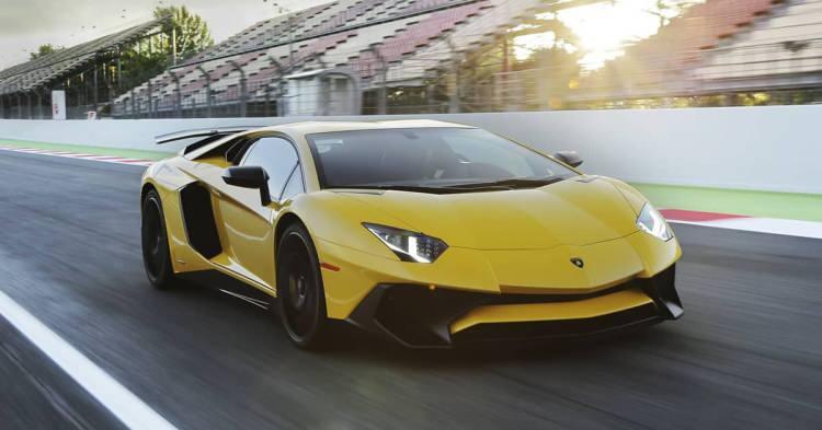 <p><strong><span style="color:#B22222">LAMBORGHINI AVENTADOR SV</span> | 2.6 SANİYEDE</strong></p>