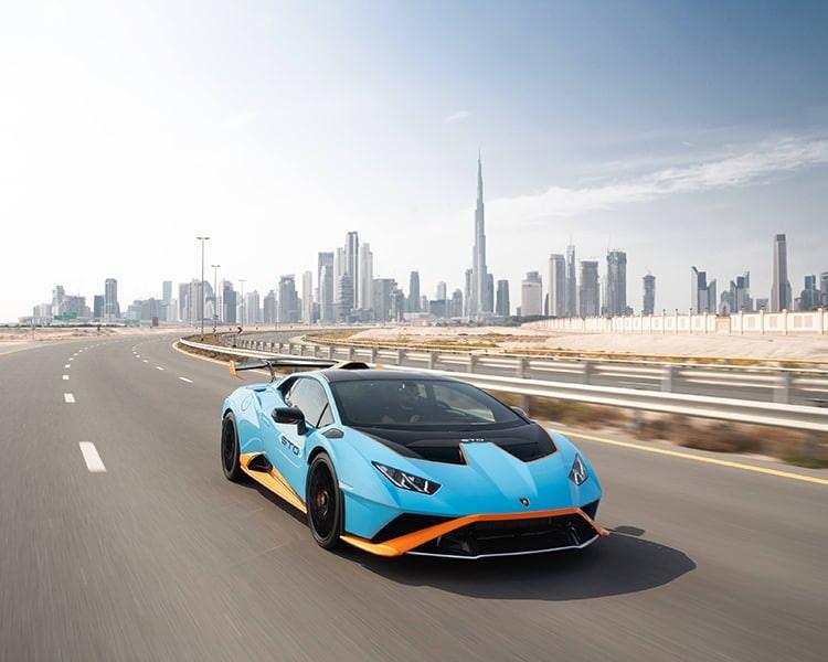 <p><strong><span style="color:#B22222">LAMBORGHINI HURACÁN</span>  |  2.5 SANİYEDE</strong></p>
