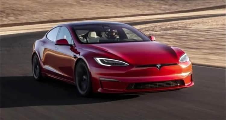 <p><strong><span style="color:#B22222">TESLA MODEL S PLAID</span> | 1.98 SANİYEDE</strong></p>