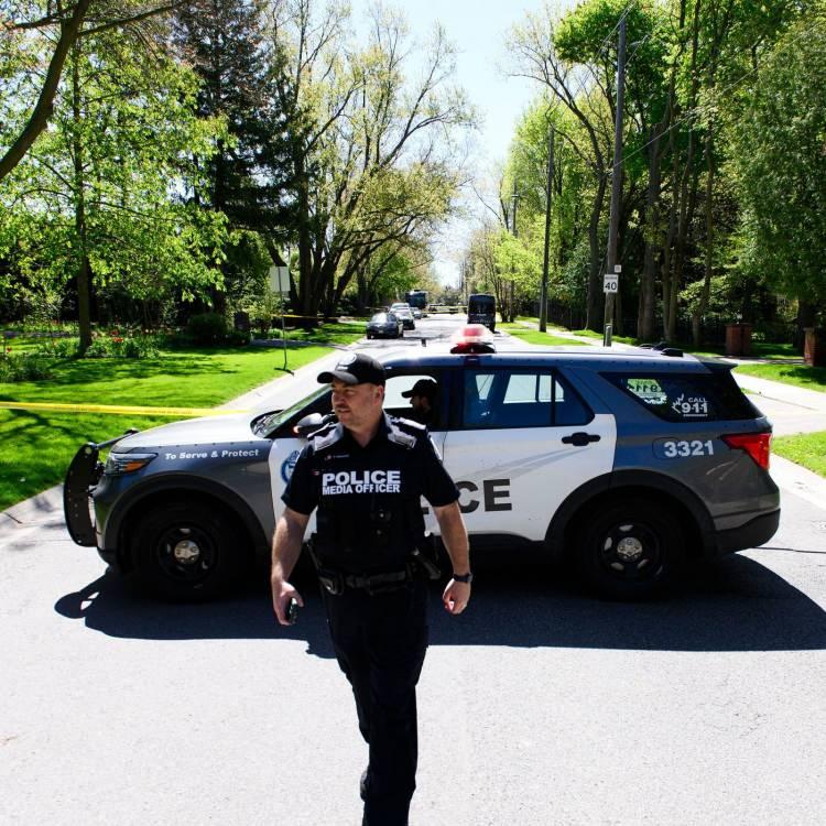 <p><strong>Drake’in olay sırasında evde olup olmadığına dair sorulara ise cevap verilmedi. Polis saldırının nedenin henüz belirlenmediğini açıkladı.</strong></p>
<p> </p>