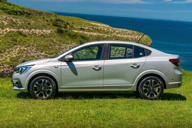 <p>Clio ve Dacia Sandero’da da kullanılan 90 beygirlik motorla donatılan araç, ilk olarak 2021 yılında yollara çıkmıştı. Fransız markanın Romanya fabrikasında üretilen aracın satış fiyatı <strong>965.000 TL.</strong></p>