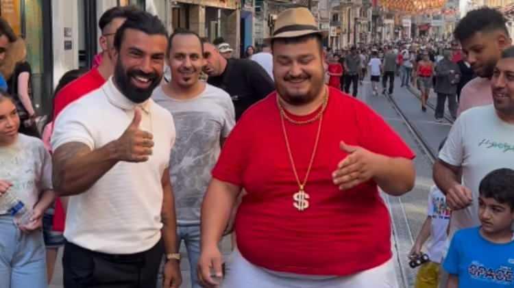 <p><strong>Onedio'da yer alan habere göre; fenomenin CZN Burak ve diğer birçok ünlünün olduğu bir network'e sahip olması da hayatının değişmesine etken oldu.</strong></p>
<p> </p>