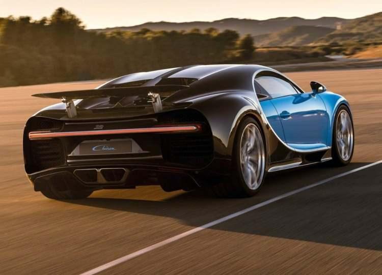 <p><strong>Bugatti Chiron |</strong></p>
<p> </p>
<p>Yeniden tasarlanan sekiz litrelik W16 motoru, 1.500 HP'lik güç çıkışı ve 1600 Nm'lik olağanüstü yüksek tork değeri ve çok çeşitli teknik yeniliklerle Chiron, her açıdan yeni standartlar belirledi. </p>
