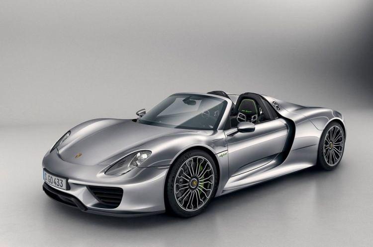 <p><strong>Porsche 918 Spyder |</strong></p>
<p> </p>
<p>2015 yılında piyasaya çıkan araç, 0'dan 100'e 2,6 saniyede ve 320 km/sa hıza ise 7,2 saniyede çıktığı belirtilse de bağımsız testlerde bu süreler 2,3 saniye ve 7 saniye olarak ölçüldü. </p>