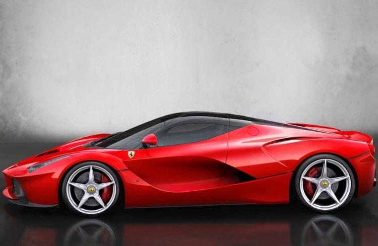 <p><strong>Ferrari LaFerrari |</strong></p>
<p> </p>
<p>Araç, hibrit sistemin desteğiyle 950 beygir güce ulaşıyor. <strong> </strong>Bu güç, aracın 0'dan 100'e 3 saniyenin altında ulaşmasını sağlıyor. </p>