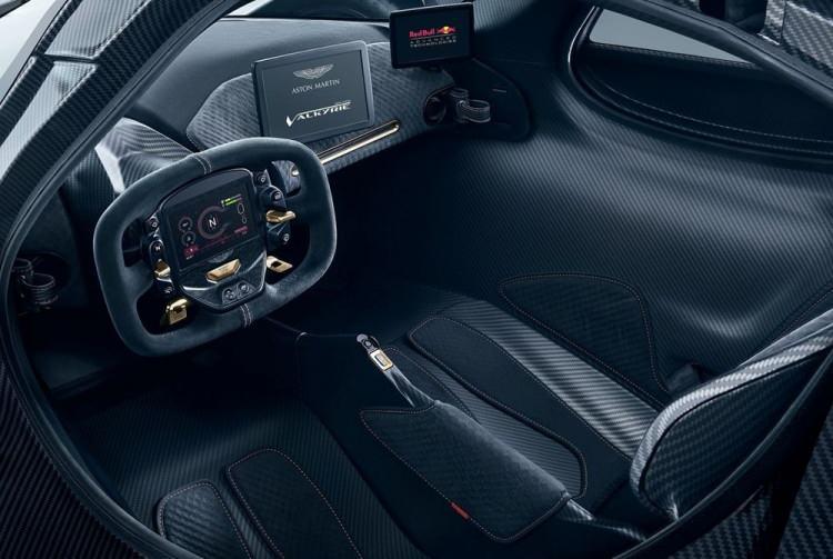 <p><strong>Aston Martin Valkyrie</strong></p>
