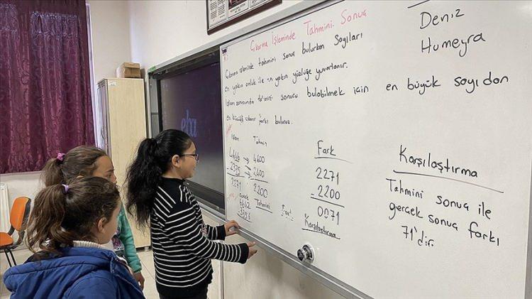 <p><strong>Felsefe 232 kontenjan: Taban puan 50</strong></p>
<p> </p>