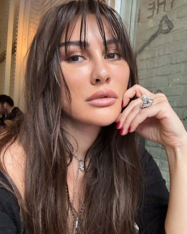 <p>Bileziğini bulup getirene ödül vereceğini açıkladı. </p>