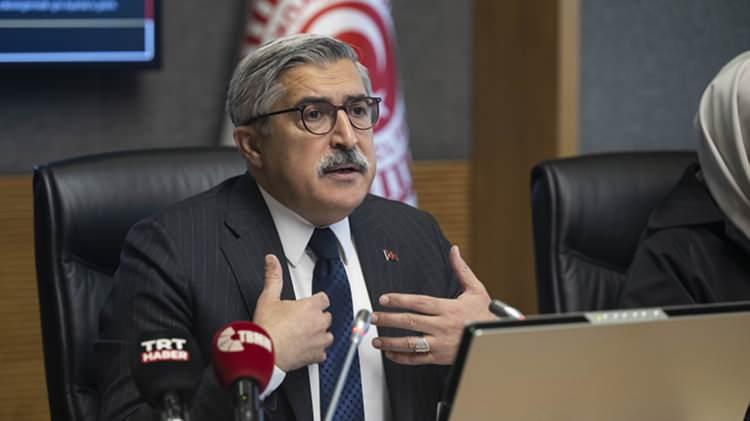 <p>Konuşmaların ardından Komisyon Başkanı Yayman, komisyonunun 22 Mayıs'ta yapılacak toplantısında dijital telif konusunun ele alınmaya devam edileceğini; bu konuda Kültür ve Turizm Bakanlığı, sivil toplum kuruluşları, yargı ve medyadan yetkililerin görüşlerini almak üzere komisyona davet edeceklerini bildirdi.</p>
<p>Yayman, "trolleşme" konusunun da komisyonun gündemine alınacağını ve bu konudaki uzmanların da dinleneceğini belirtti.</p>