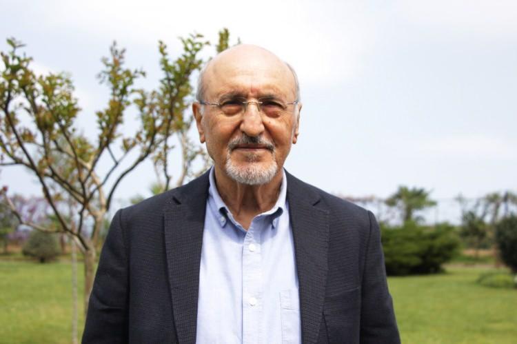 <p> <strong>“Yerel yöneticilerin Doğu Karadeniz'in deprem tehlikesini kabullenmesi gerekir. Maalesef yıllardan beri burada deprem olmaz buranın deprem tehlikesi yoktur diye Doğu Karadeniz'in yapı stoku maalesef depreme dayanıklı değildir. Yani hem şu andaki yapı stokumuz depreme dayanıklı değil hem şehirleşme, heyelan sahaları üzerinde, yamaçlarda veya kumsal alanda yapılaşmalar mevcut.</strong></p>