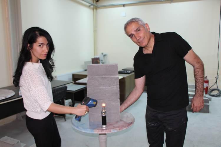 <p>Amasya'da Doç. Dr. Murat Gökçe ve kimya mühendisi eşi Sonnur Gökçe'nin geliştirdiği 'modüler balistik lego beton', askerler tarafından uçaksavar mermisiyle test edildi.</p>
