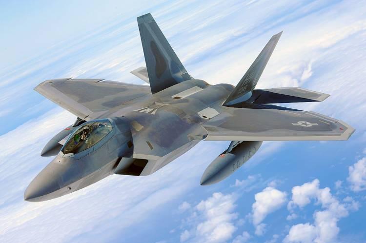 <p><span style="color:#B22222"><strong>F-22 RAPTOR  |  ABD</strong></span></p>
