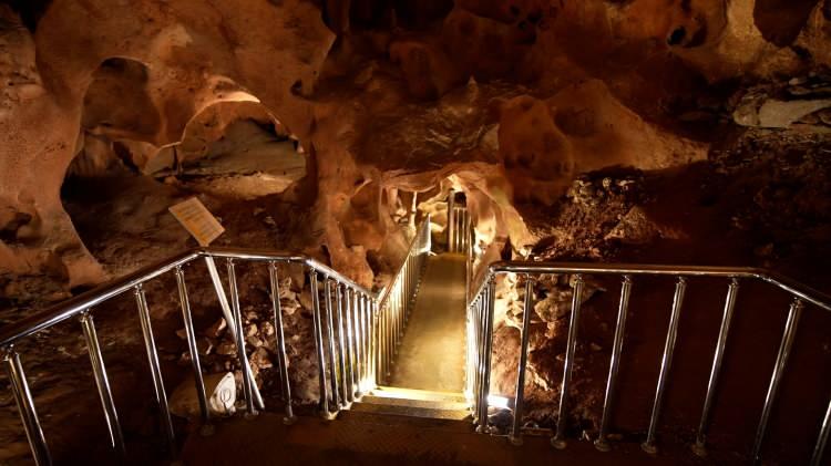 <p>İlçede 2006 yılında bir çoban tarafından bulunan Taşkuyu Mağarası, Adana Valiliği Çevre, Şehircilik ve İklim Değişikliği İl Müdürlüğü Tabiat Varlıklarını Koruma Şube Müdürlüğü kararıyla 2014'te turizme kazandırıldı. </p>

<p> </p>
