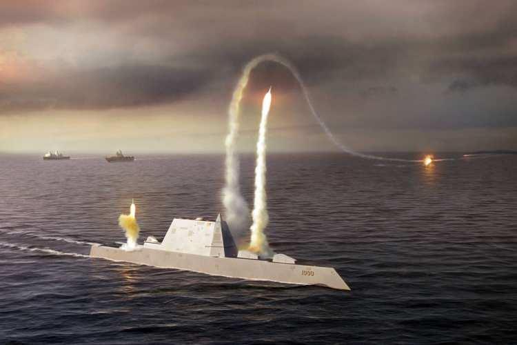 <p>Zumwalt'ın düşük radar kesitinin sırtı gövde şeklindedir. Zumwalt, su hattının üzerinde belirgin bir şekilde daralan takla ev tarzı bir gövdeye sahiptir. Takla ev bugün göze çarpmaktadır, ancak bu şekil pek de yeni değildir.</p>
