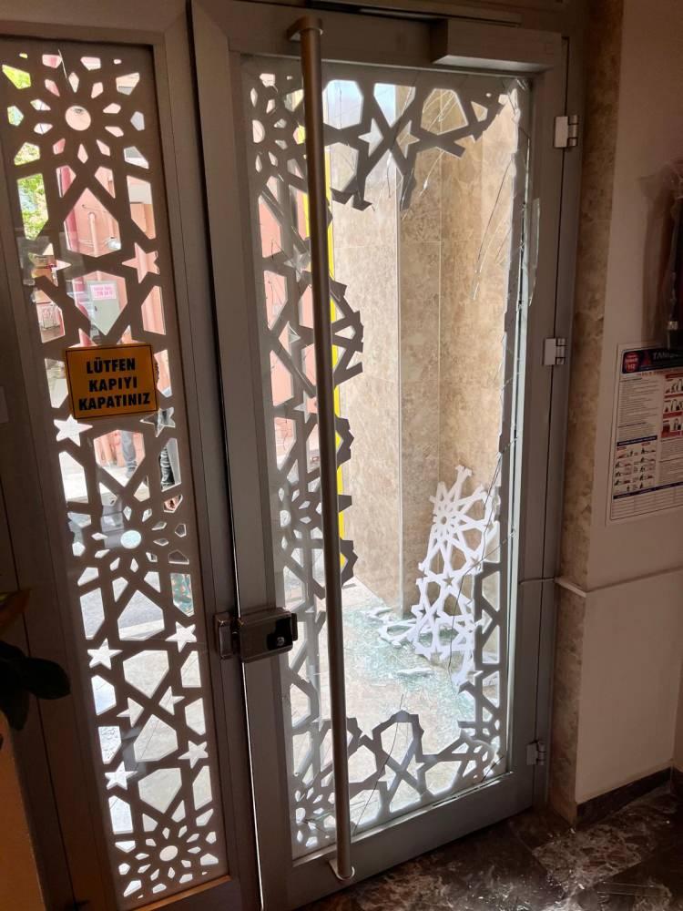 <p>Isparta Valisi Aydın Baruş, olay yerine gelerek yetkililerden bilgi aldı.</p>
