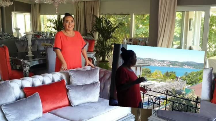 <p><span style="color:#4B0082"><strong>SAFİYE SOYMAN</strong></span></p>
<p><span style="color:#000000"><strong>İstanbul, Ankara ve Bodrum'da evi bulunan ünlü şarkıcı Safiye Soyman'ın boğaz manzaralı evi manzarasıyla büyük beğeni topluyor. </strong></span></p>