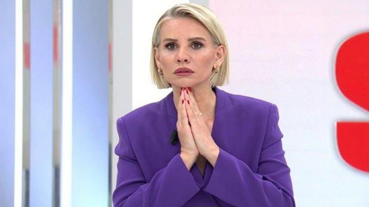 <p><span style="color:#4B0082"><strong>ESRA EROL</strong></span></p>
<p><span style="color:#000000"><strong>ATV'nin sevilen sunucusu Esra Erol'un zevkle döşenmiş lüks evi görenleri kendine hayran bırakıyor.</strong></span></p>