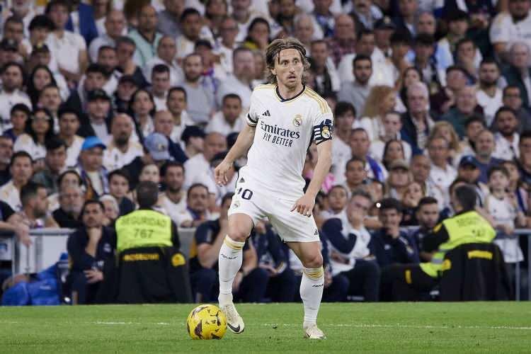 <p><strong>531 MAÇA ÇIKTI</strong></p>
<p>2012/13 sezonunun başında Premier Lig ekibi Tottenham'dan ayrılarak Real Madrid'e imza atan Luka Modric, İspanyol devinin forması ile toplamda çıktığı 531 karşılaşmada 39 gol ve 86 asistlik katkı sağladı.</p>
<p> </p>