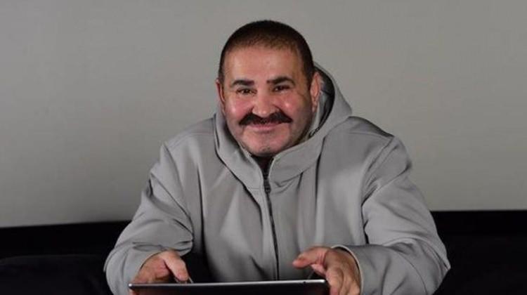<p>Dizinin başrol oyuncusu Şafak Sezer meğer GORA filminde kızıyla beraber oynamış.</p>