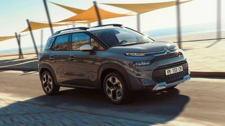 <p><span style="color:#B22222"><strong>CİTREON C3 AİRCROSS</strong></span></p>

<p> </p>

<p>Citroën SUV ailesinin özgün üyesi C3 Aircross modeline, 250 bin TL için 12 ay vade ve yüzde 1,99 faizli kredi imkânı sağlanıyor.</p>
