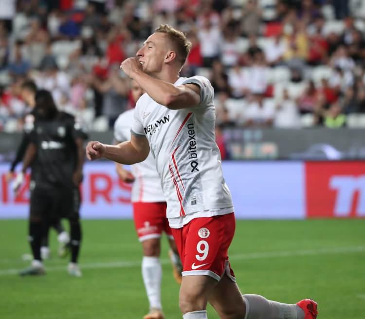 <p>* Adam Buksa - Antalyaspor<br />
<br />
* 15 gol</p>
